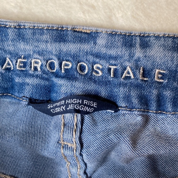 Aeropostale Acid Wash Ripped Jeggings size 4. NWOT - Picture 2 of 4
